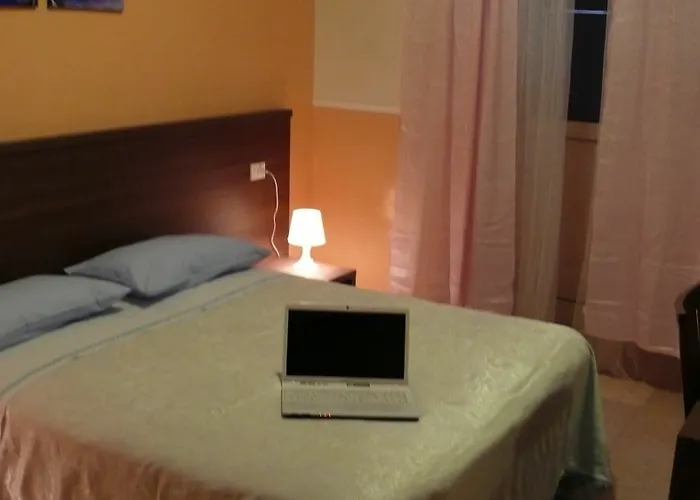 Ξενοδοχείο Leone *