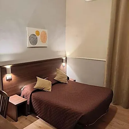 Leone Hotel