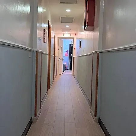 Leone Hotel